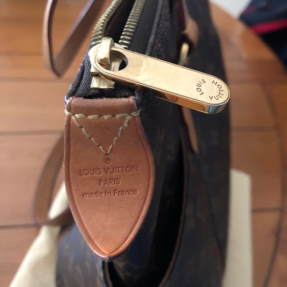 Louis Vuitton Monogrammed Totally PM Bag - Picture 5 of 7